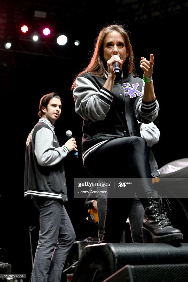 no one:me: here have a thread of every pic i have of lauren in *the fit*