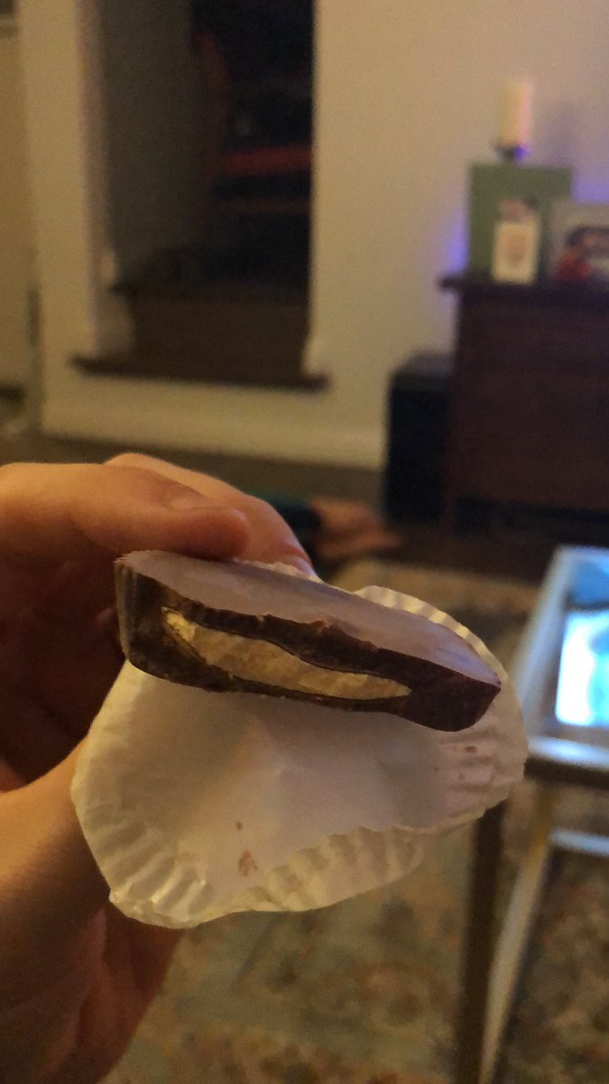 seanbarney's tweet photo. @q_izzical @Justins I’ve noticed the same thing. 4 different packs from 4 different stores and all have this chalky white “peanut butter”. Sad about what used to be so good! https://t.co/oEbmtiHmTR