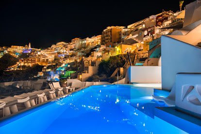 yg_pato's tweet photo. If she loyal take her to Santorini ... 😏 https://t.co/O0Z8d6FOeN
