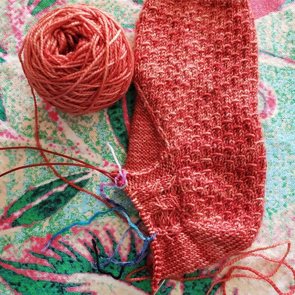 knitlikegranny's tweet photo. Will I have enough yarn to finish the foot and toe of my second Smaug sock? I'm sure hoping so. 

#knittingsocks #topdownsocks #lovetoknit https://t.co/YV3wFZklgo
