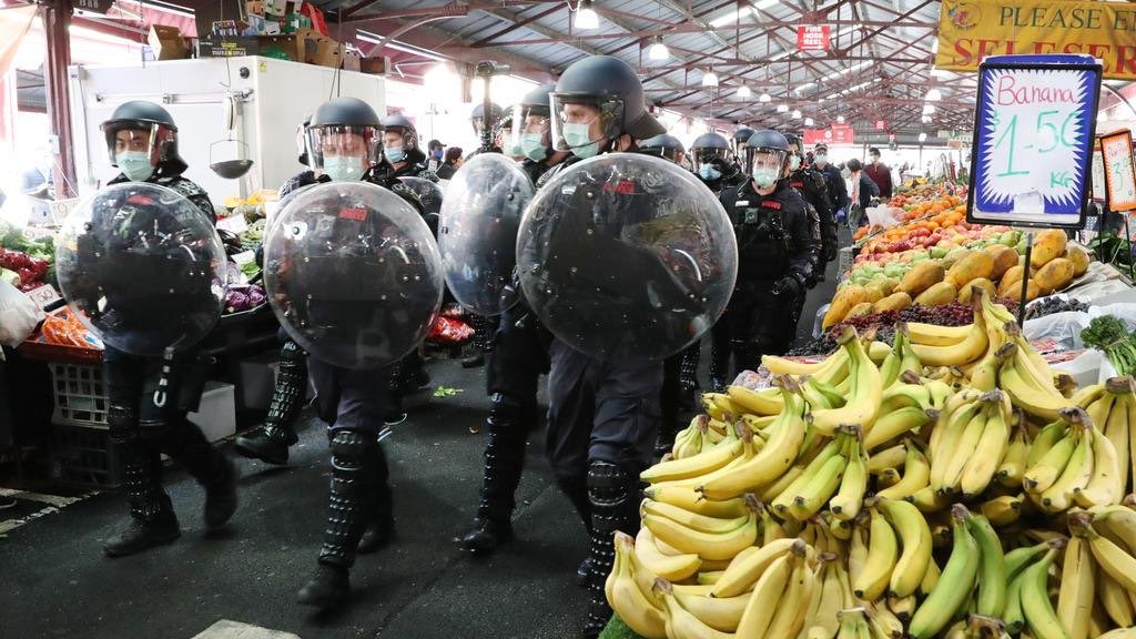 Quartermain10's tweet photo. Wow! 
Queen Vic Sunday market. 
Melbourne in 2020. 😓
Pic: David Crosling @theheraldsun https://t.co/AgYUVOmJMm