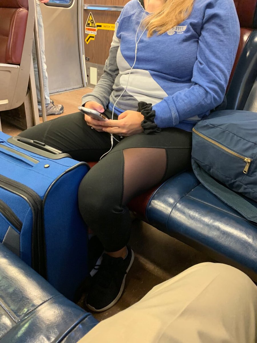 fatirishman's tweet photo. @fyzzgiggidy When will @mashable advertise their anti purse fort chair? #pursespreading #womenspreading https://t.co/vHWEPesfco