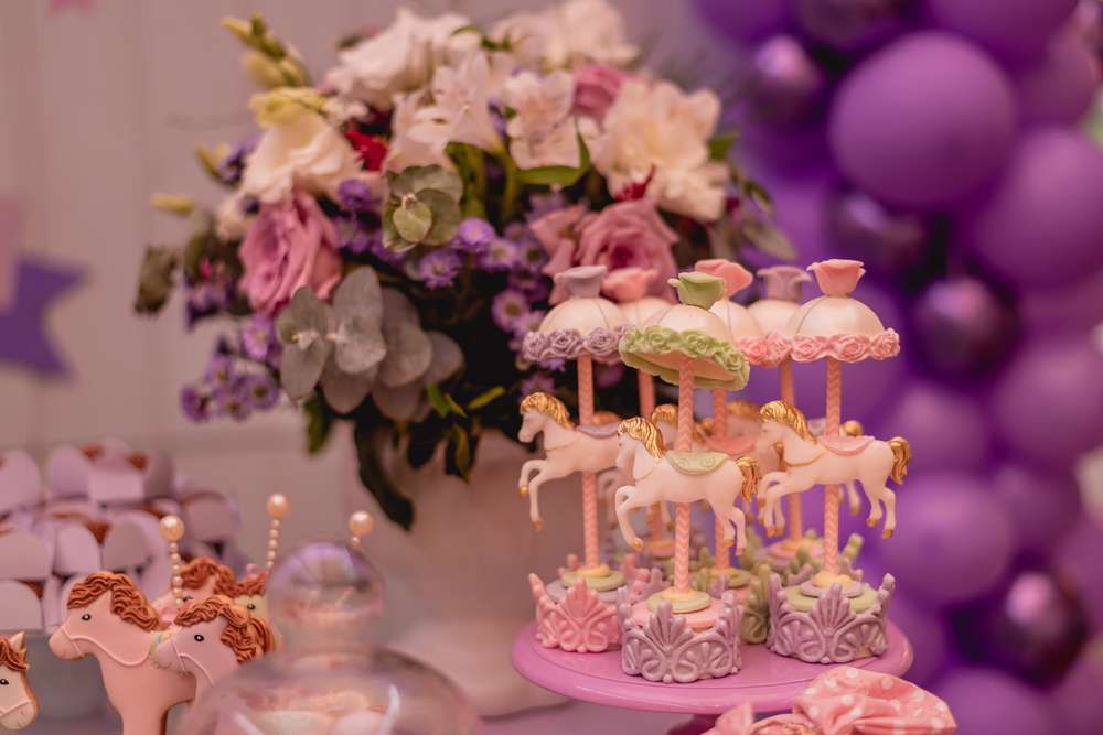 catchmyparty's tweet photo. Swoon over this amazing vintage carousel birthday party! The carousel cupcakes will blow your mind! https://t.co/VdH0xmyPOf #catchmyparty #partyideas #carousel #carouselparty #girlbirthdayparty #girl1stbirthdayparty #vintageparty https://t.co/euE7jfVCy9