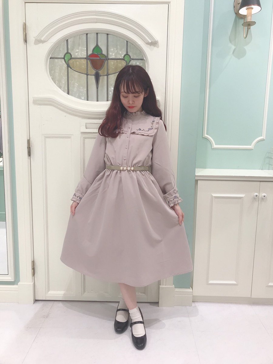 F I N T ラフォーレ原宿店 Na Twitteru フィントで推し事 Lavender ヨークローズ刺繍ワンピース T Co Crkxpscdst パール使いバックルゴムベルト T Co Tnuealujpq
