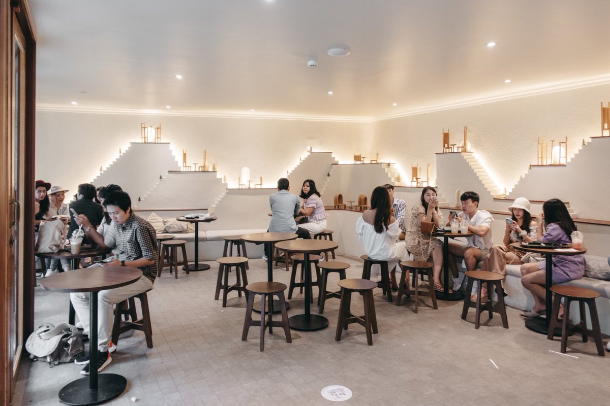cpcpcpcpz's tweet photo. (1) 𝐑𝐚𝐛𝐛𝐢𝐭 𝐂𝐚𝐟é ใน Hotel Labaris Khaoyai โรงแรมก็สวย คาเฟ่ก็เก๋มาก คล้ายโพรงกระต่าย ที่นี่มีทั้งเครื่องดื่มและขนม แต่กาแฟคือทีเด็ด แบรนด์ดังแก้วละร้อยกว่า ต้องชิดซ้าย! 
เวลาเปิด-ปิด : ศ-อา 10:00-18:00 น. / จ-พฤ 11:00-17:00 น.
IG : @hotellabaris
#getreadygo #Hotellabaris https://t.co/lXqiSJePr6