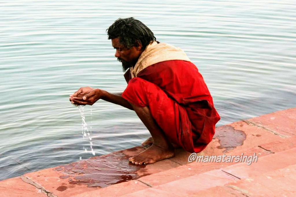 The State of  #Haryana too has its share of Heritage!Brahma Sarovar Temple ORSarveshwar Mahadev Temple  #Kurukshetra A beautiful view of Brahma Sarovar & Sarveshwar Mahadev Temple dedicated to god Shiva in middle of Sarovar connected to the...(: Own Pics) @LostTemple71/6