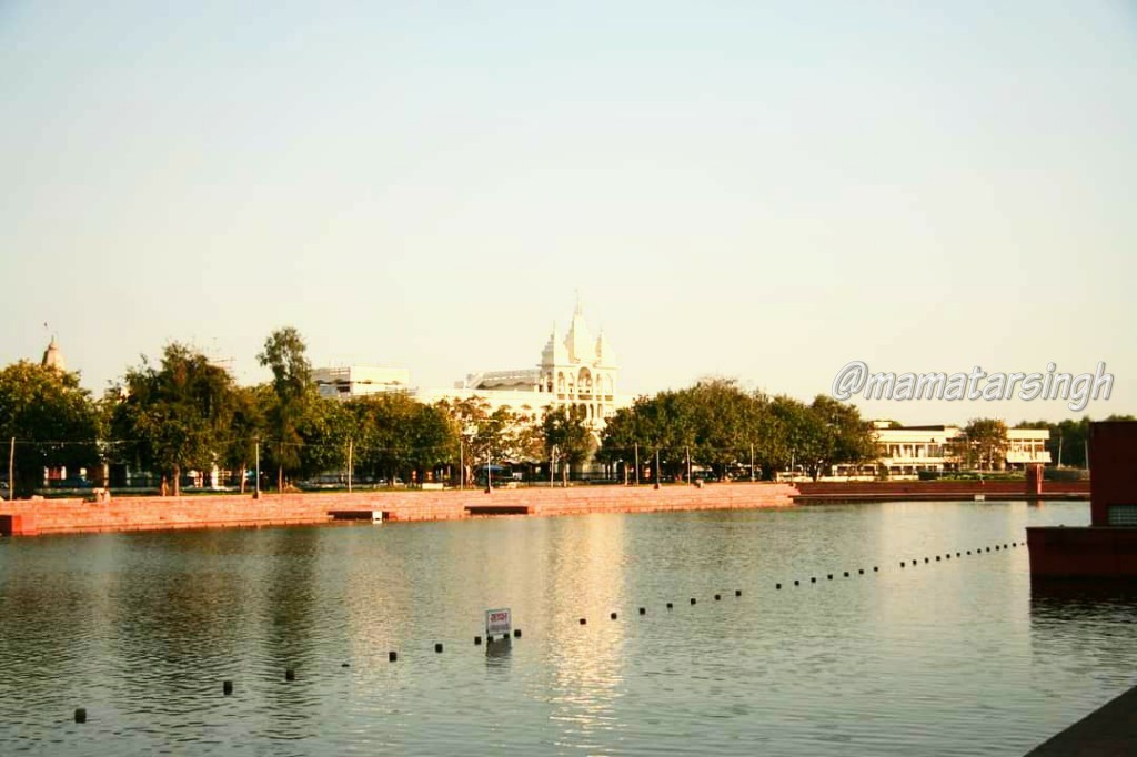 temple used to get destroyed by war in daytime and reconstructed during night everyday3. It is also believed that Draupadi washed her hairs in this Sarovar after Bheema had killed Dushashana4. Taking a dip in its holy waters on solar eclipse to pray Sun God is believed...3/6