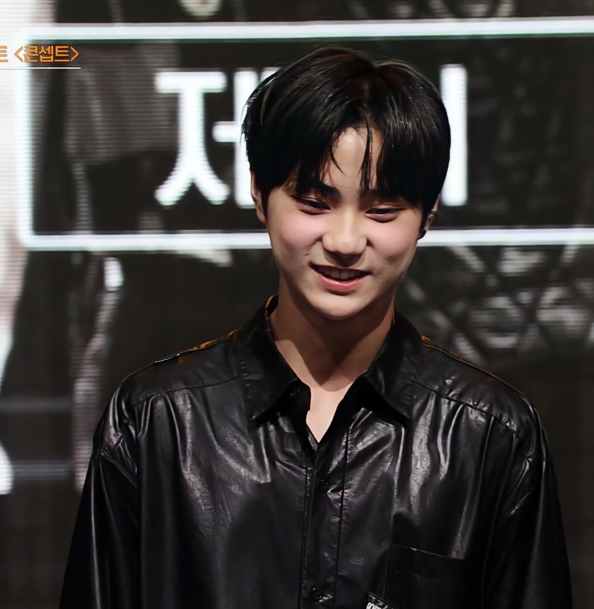 Danielpics2's tweet photo. 🍞 에 칭찬을 받고 기쁜 동규~
#ILAND_DANIEL #DANIEL #다니엘 #아이랜드 #I_LAND_DANIEL #I_LAND_EP11 #I_LAND https://t.co/xO7twkcyxt