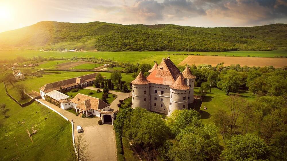 Dumitrescu Corina En Twitter Castelul Bethlen Haller De La Cetatea De BaltÄ JudeÈul Alba Al Jidvei Srl Foto Romania Frumoasa Discoverromania