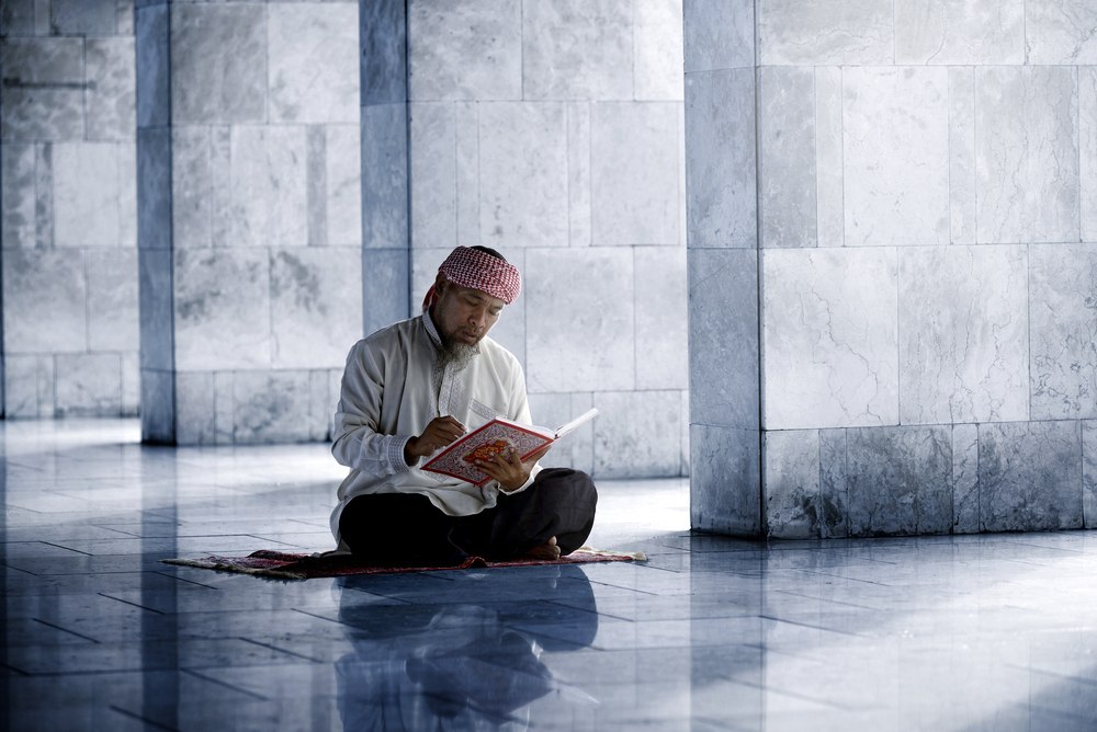 7usaini7's tweet photo. قالَ #ابنُ_القَيمِ رَحمهُ الله تَعالى :

" مَن تركَ للهِ شَيئاً عوّضهُ الله خَيراً منهُ ؛ وَنهض بصاحبهِ  إلَى مَنازلِ المُلوك "

[ رَوضةُ المُحبين ] https://t.co/167VUQ1HJk