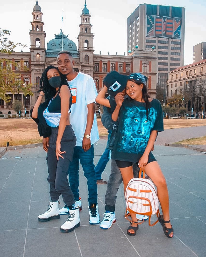 Dope_King_TMG's tweet photo. My new MUSIC VIDEO is out 🎥
Guys please click on the link to view and Subscribe to my YouTube channel. Thank you 🙏🏾  #CassperForgivesRikyRick
Dope King TMG ft Sylar_Emini--Who Got It Offical Music Video ⤵️
https://t.co/KxuA85Bltk https://t.co/6bzVhgCAf6
