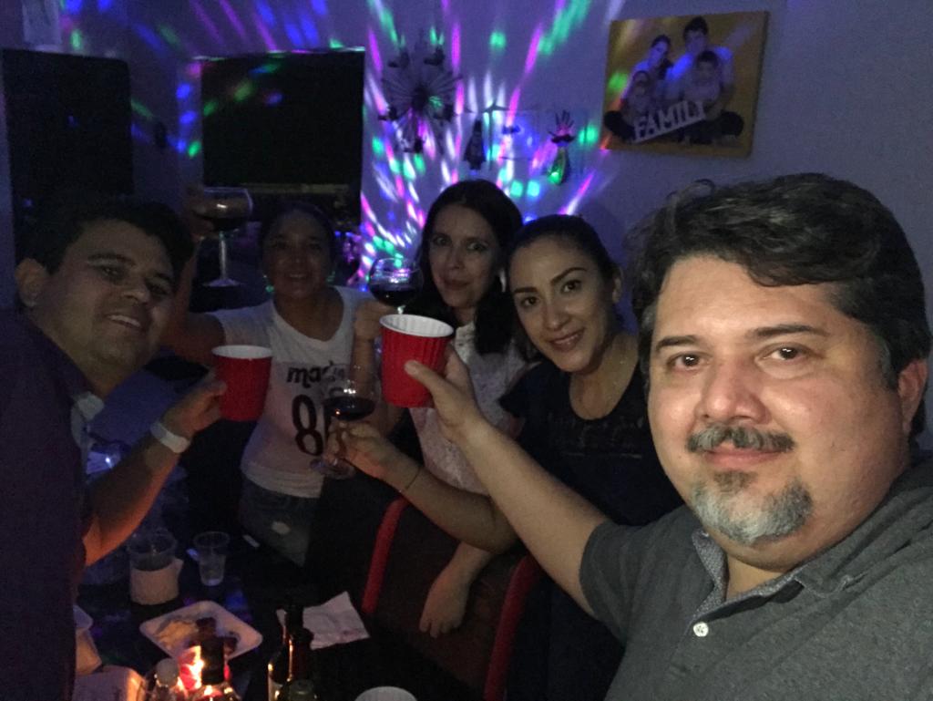almadeliadiazsa's tweet photo. @jorgedalessio @MATUTEmx. #MatuteEnLinea #matuteenconcierto #MatuteEstaEnLaCasa por volvernos a ver en Veracruz🌴🌊 https://t.co/6WVuDW08It