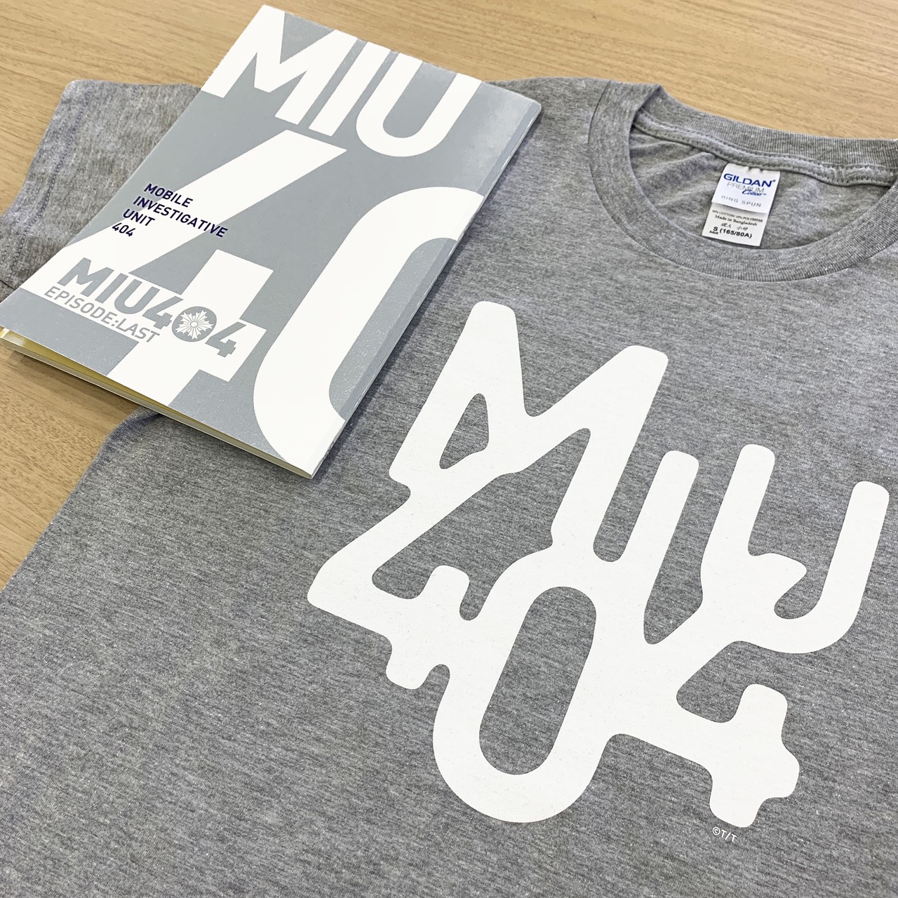 MIU404　Tシャツ　台本デザイン　最終話　＋イメージTシャツ　2着セット Amazon.co.jp: MIU404 受注生産 台本 Tシャツ 最終話 シルバー