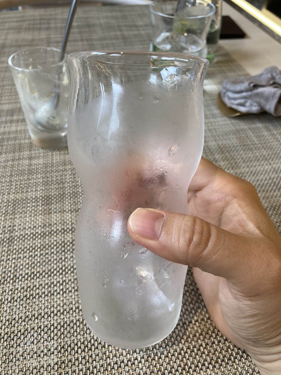 最後にアイスハーブティー出してもらったんだけど 飲み口がめっちゃ飲みやすいのと メラン28号 緋弾済 のイラスト