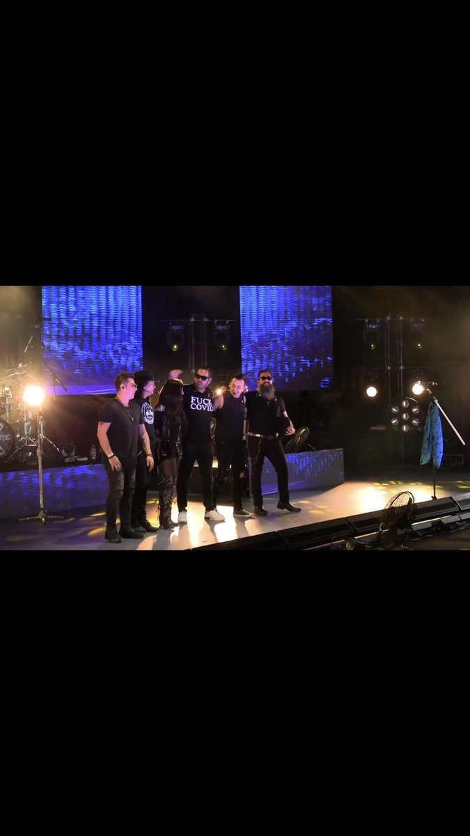 _heyitskaren's tweet photo. Sin duda alguna los escogí bien, gracias por hacernos bailar, cantar, reír y llorar, los queremos muchísimo♥️
#MatuteEnLinea #MatuteEnConcierto
@jorgedalessio @tanaplanter @yosoyppsanchez @Nachoizeta @IrvingReegalado @PacoOsoMorales https://t.co/3HLVjAAT5R