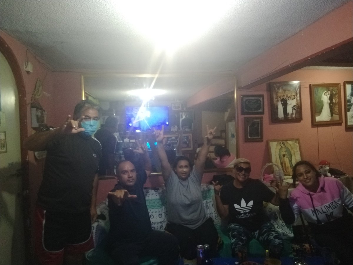 PekeSoria's tweet photo. Gracias a @MATUTEmx @jorgedalessio x este gran gran concierto lo disfrutamos al máximo Me hicieron llorar y ala vez olvidarme del mundo Los amoooo 😍😍😍😍😍 Dios los bendiga siempre 🙏 @ANGELGH31 #matuteenconcierto #MatuteEnLinea @AuditorioMx https://t.co/dAam4GB4nX