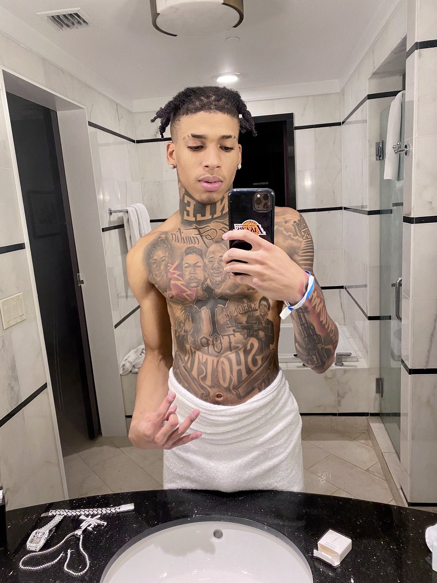 nlethegreat1's tweet photo. Great Night From Chop 💜💜💜 https://t.co/2kAwVvbdVF