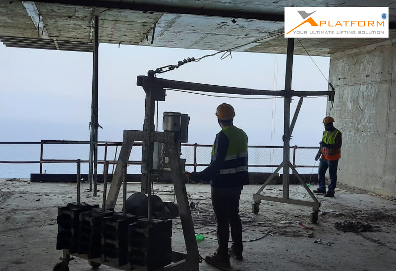 Xplatformgroup's tweet photo. Mobile Winch
800KG Capacity, 100Meter Height
KSA - 2020
info@xplatformgroup.com
https://t.co/5r32ws17eD
#Projects2020 #xplatformprojects #cradles #bmu #scaffolding #platforms #aluminum #winch #scissor #cleaning #steelstructure #Construction #glass #XplatformGroup #uae #ksa https://t.co/YW6NXhAnBR