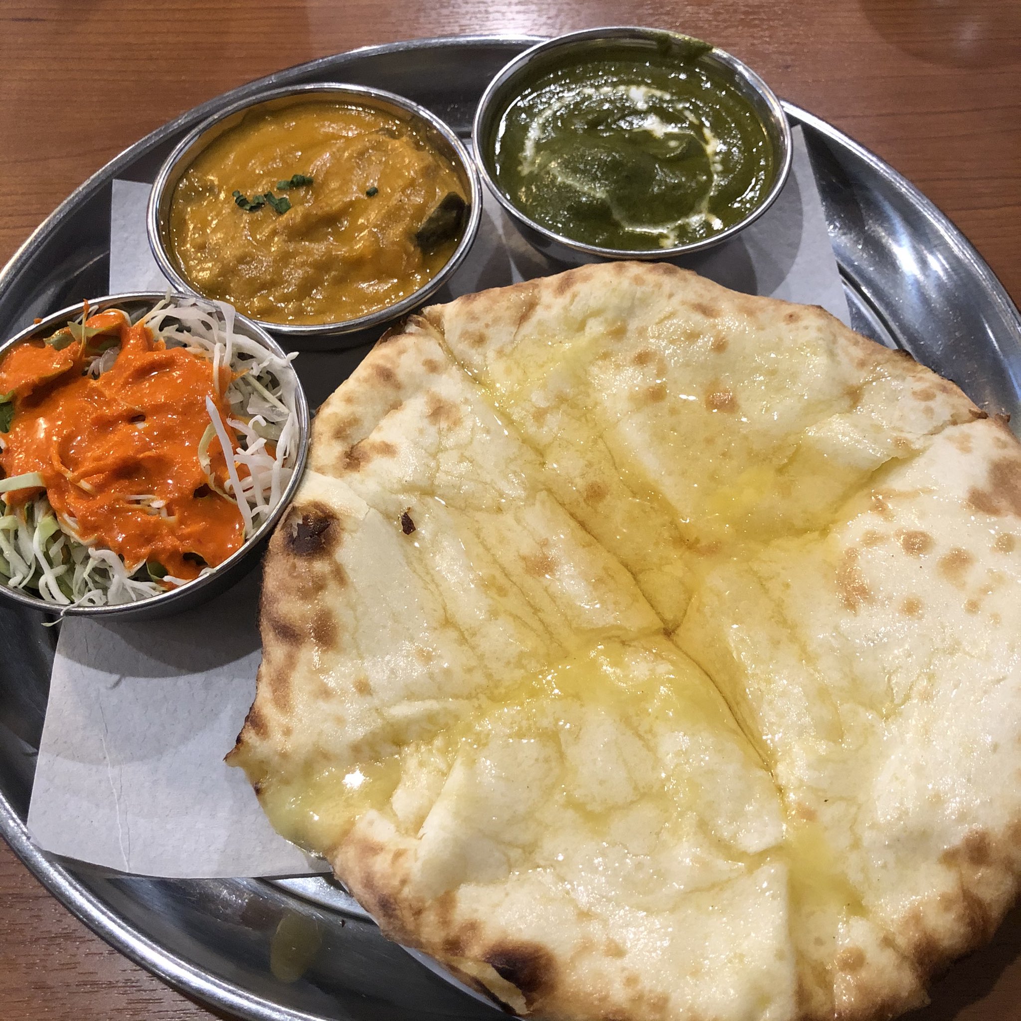 ちゃらげ 代々木の Yabin ハニーチーズナンうんまぁぁぁぁぁ カレーはほうれん草チキンと日替わりのナスキーマ 代々木ランチ 代々木グルメ 新宿ランチ 新宿グルメ インドカレー チーズナン カレー ハニーチーズナン エビ ナン食べ放題