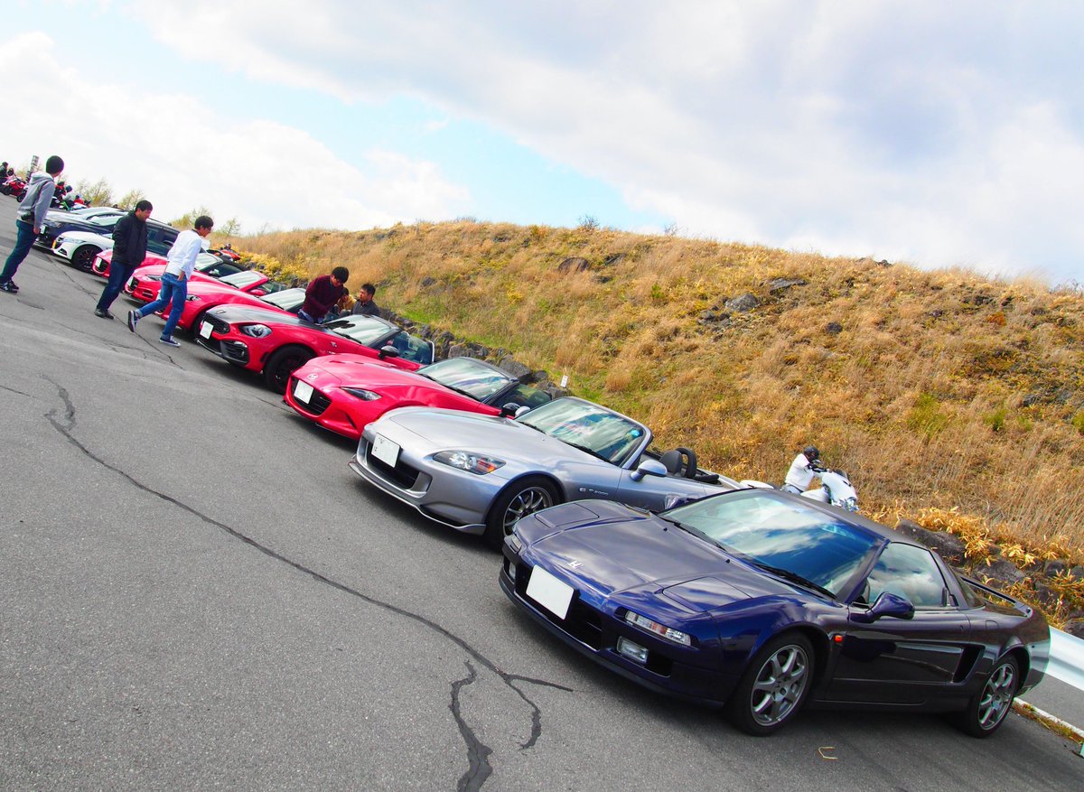 Fox_Vulpes's tweet photo. 自分を車好きにし、人生を大きく変えてくれた小さい頃からの憧れの車です。
3年前に晴れてオーナーになれてから、何気ない日常に色が付いて毎日楽しい思い出を作ってくれています。
ホンダさん、素晴らしい車を作ってくださりありがとうございます！

(4枚目は納車時の写真)
#NSXストーリー
#NSX30周年 https://t.co/A9fG5hfQCS