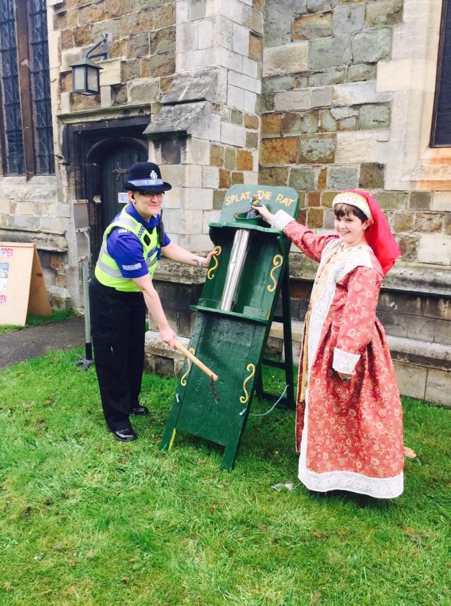 wass74's tweet photo. #HappyTwitterPhoto from 5 years ago @SharingArtCraft #SplattheRat 🐀 #Memories @WoldsSthPolice just like #HotFuzz lol 😅 #SundayFunday #SundayThoughts https://t.co/yAHYr7rHnM