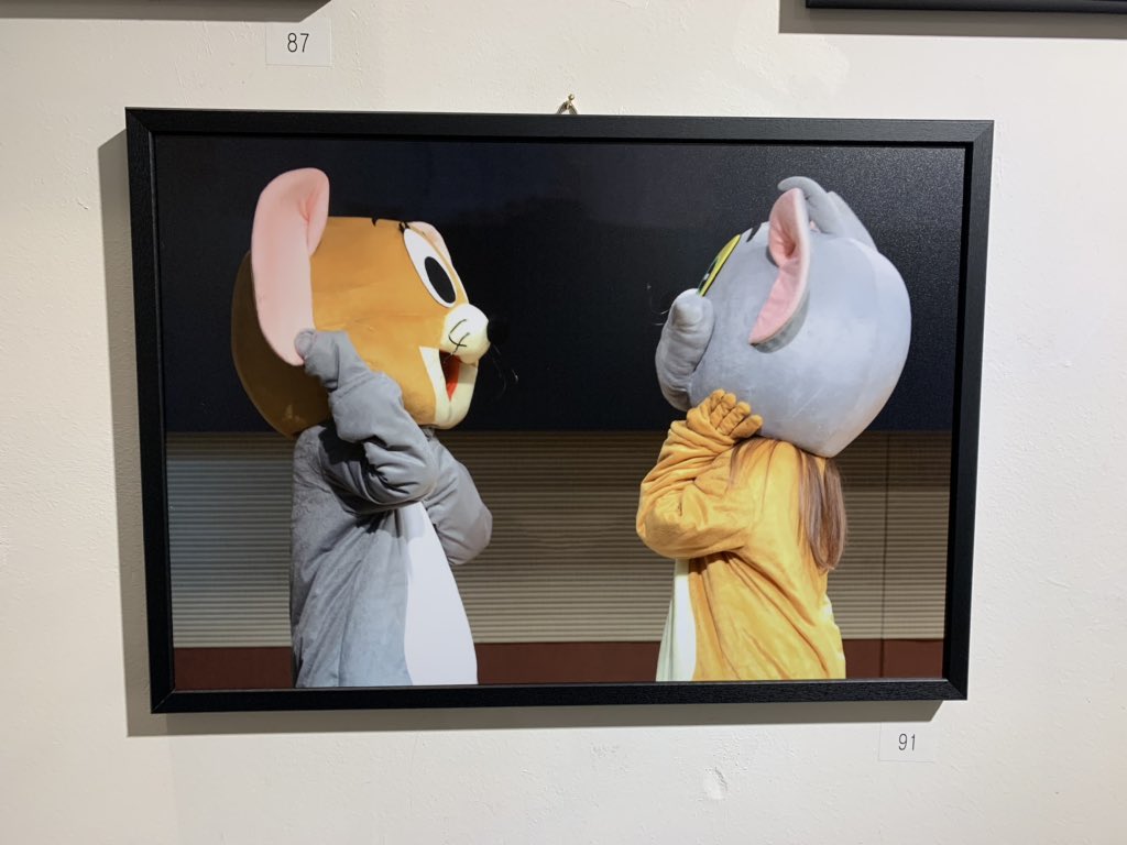 전시회장이 너무 깔끔하고 이뿌네요 친절하게 이것저것 챙겨주시고 가이드(?) 해주셔서 잘보고갑니당~ 고생하셨어욤

<a href="/dialog0914/">𝐃𝐈𝐀:𝐥𝐨𝐠</a> 

#함께_적어온_기록들 
#dialog_never_ends