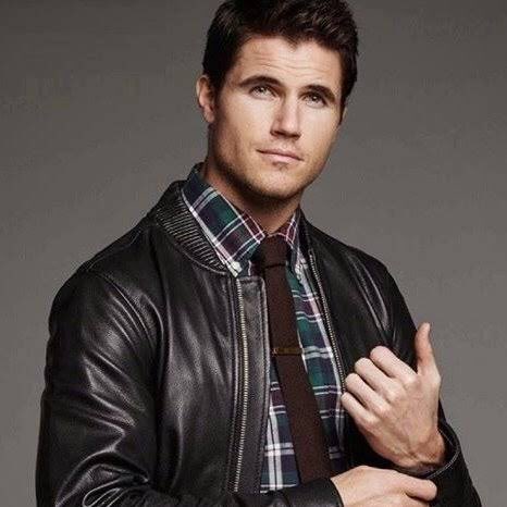 32) Robbie Amell