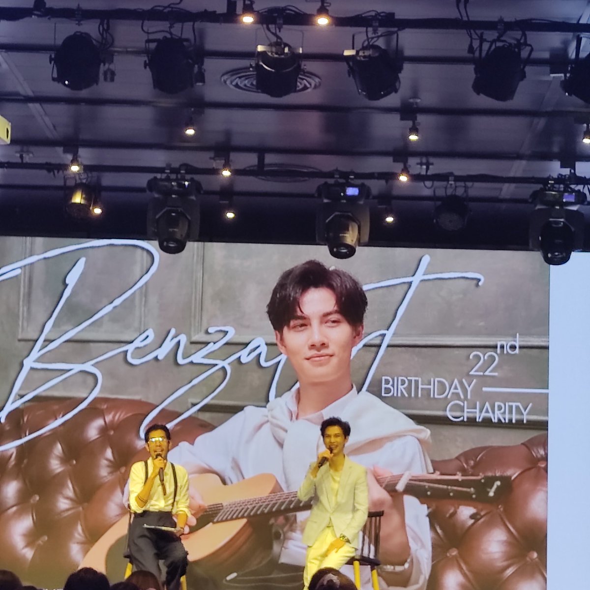 PromBenzpjTH's tweet image. วันนี้สุดเท่🦊🤍
#Alertbirthday22nd