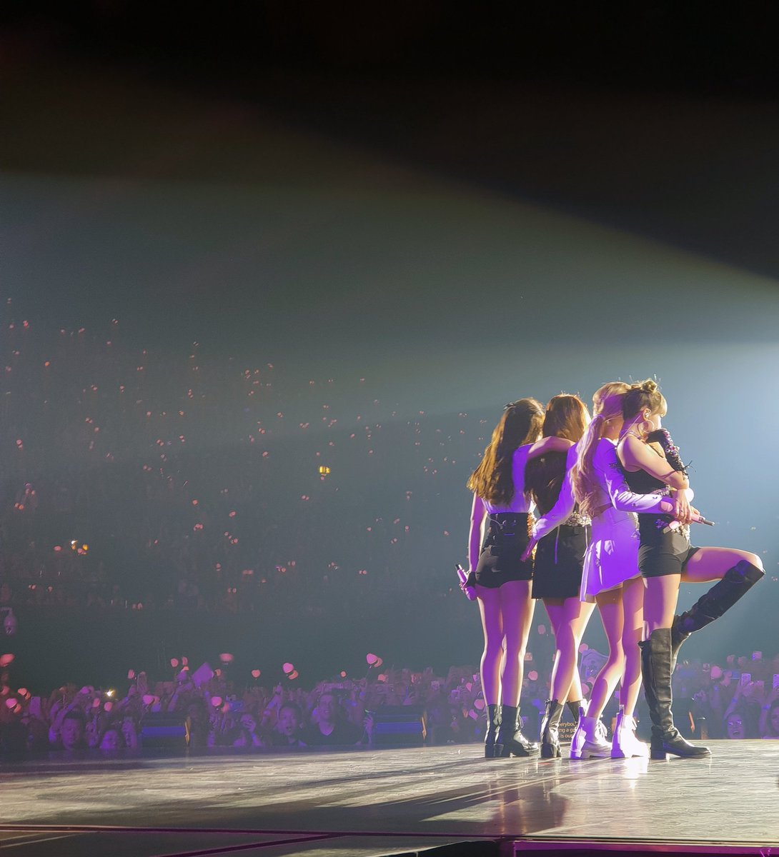 Blackpink are best when they're united, and so are we. Blinks and <a href="/BLACKPINK/">BLACKPINKOFFICIAL</a> are a family, let's make sure they know that!

#BLINKSloveBLACKPINK