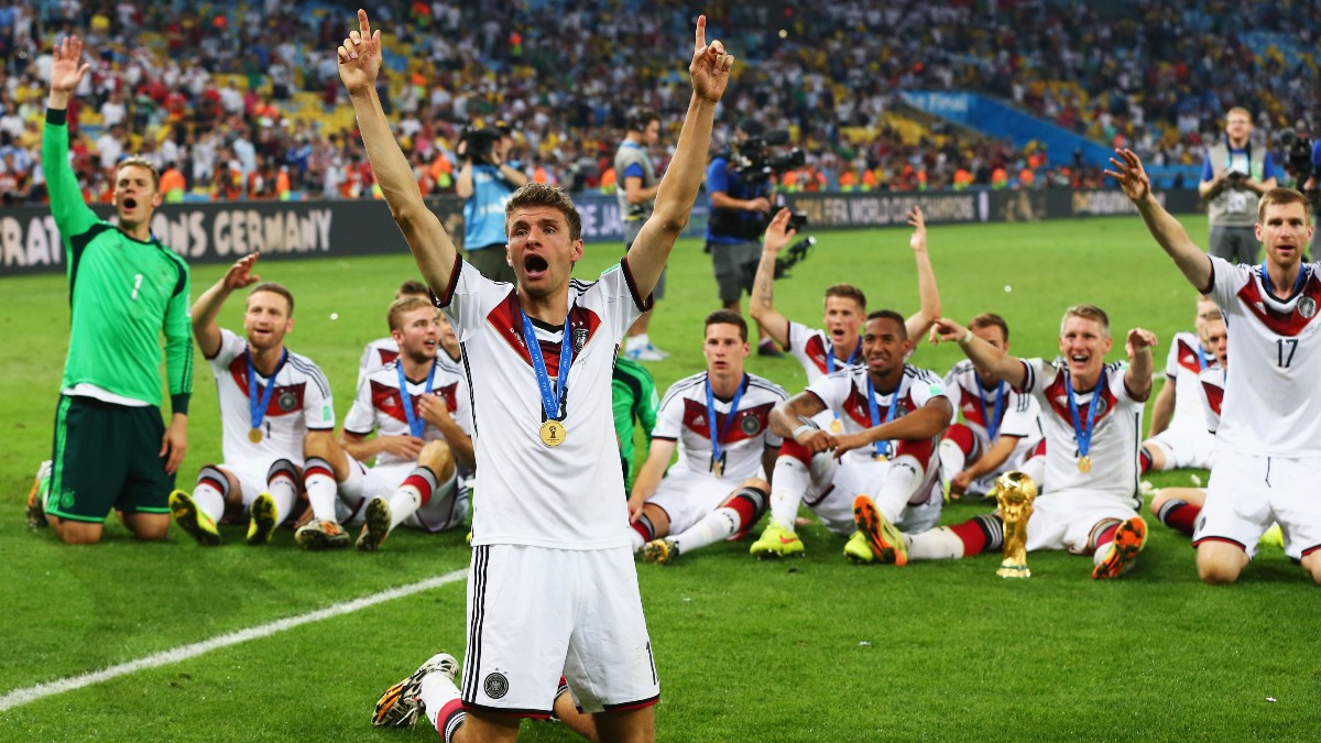 DFB-Team (@dfb_team) on Twitter photo 3️⃣1️⃣ Alles Gute zum Geburtstag, <a href="/esmuellert_/">Thomas Müller</a>! ✌🏼
🏆 Weltmeister 2014
#HappyBirthday #Weltmeister 3️⃣1️⃣ Alles Gute zum Geburtstag, <a href="/esmuellert_/">Thomas Müller</a>! ✌🏼
🏆 Weltmeister 2014
#HappyBirthday #Weltmeister