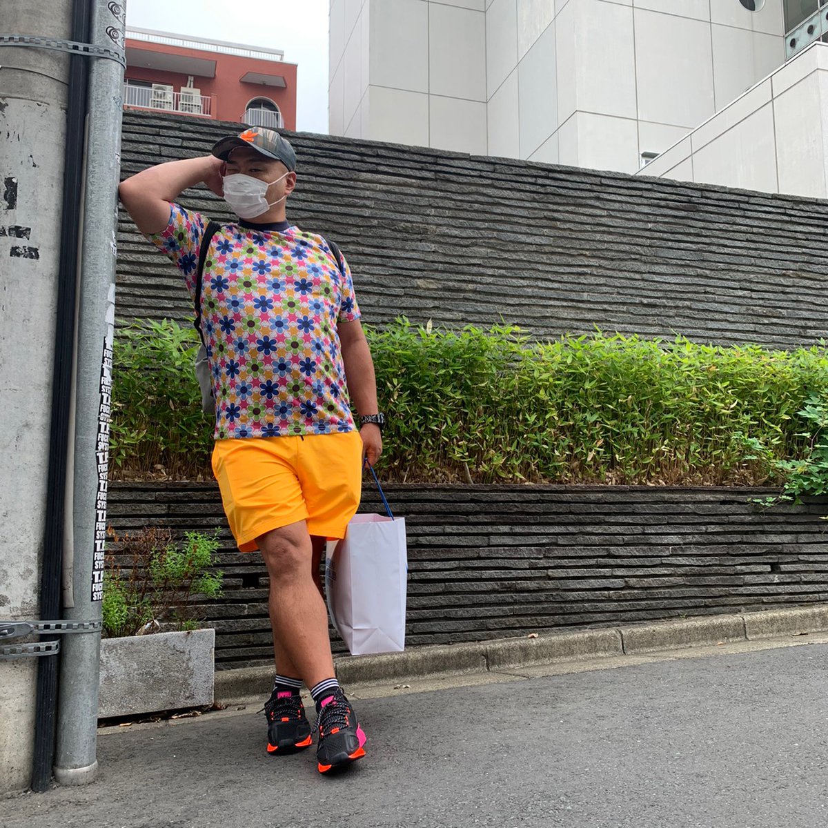 安田大サーカス クロちゃん オシャレすると笑顔になるよねー また 服買っちゃった おしゃれな人と繋がりたい ギャルとも繋がりたい Ootd Outfit クロちゃん T Co Wwb5i64fbk Twitter