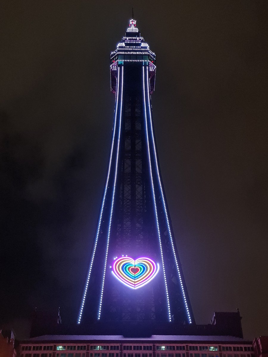 keriyoung_x's tweet photo. #blackpoolilluminations last weekend ❤ https://t.co/eGL801NB7f
