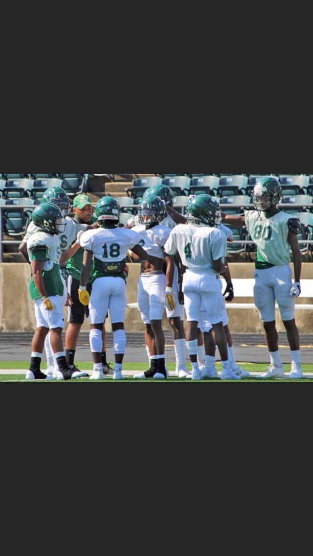 thatboyjep's tweet photo. Something to prove #class21 #wideouts #lobosvseverybody https://t.co/jBu4fqJFlg