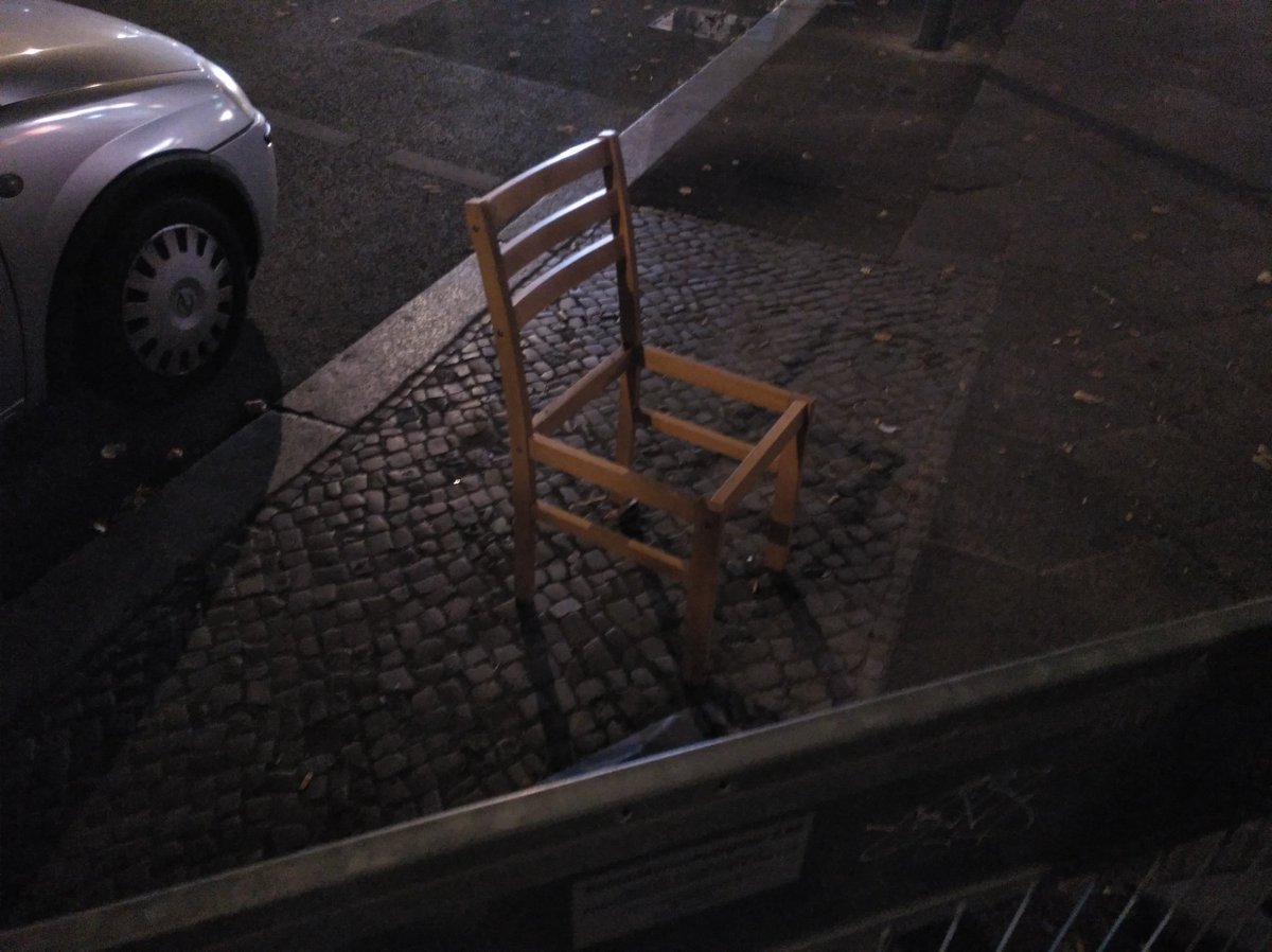 MelvinBlauholtz's tweet photo. praktizierte Nächstenliebe (Symbolbild) https://t.co/keSf7X9UQy