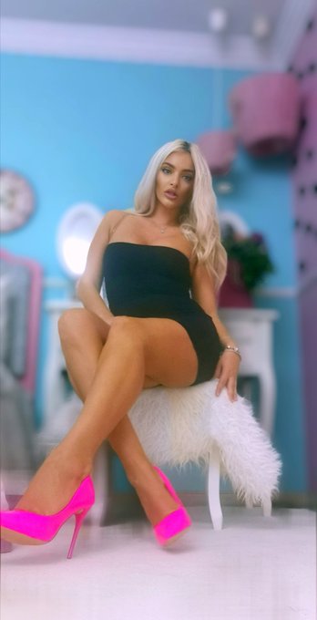 Some eyes touch you more than hands ever could @SBitchly @carlosbb588_bb @S2nningBabes @Coach0302 @Megabom26<a href="/tag/cammodel"class="tags"><span>#cammodel</span></a><a href="/tag/livejasminmodel"class="tags"><span>#livejasminmodel</span></a><a href="/tag/interactivetoys"class="tags"><span>#interactivetoys</span></a>