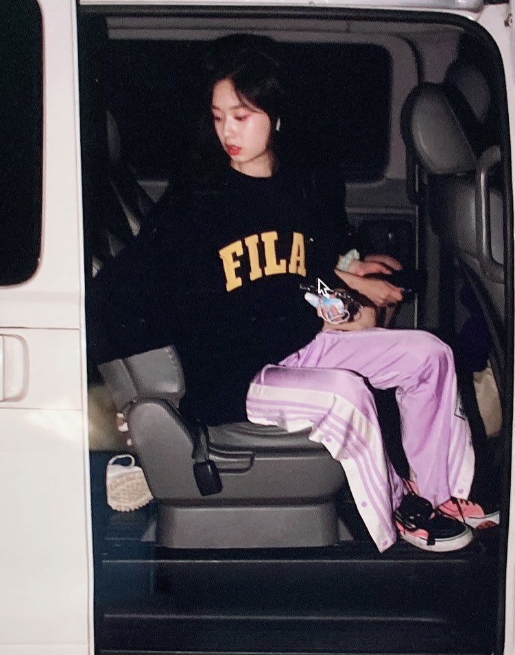 200913

#김도아 #KimDoah #キムドア
#파나틱스 #FANATICS
@FENT_FANATICS