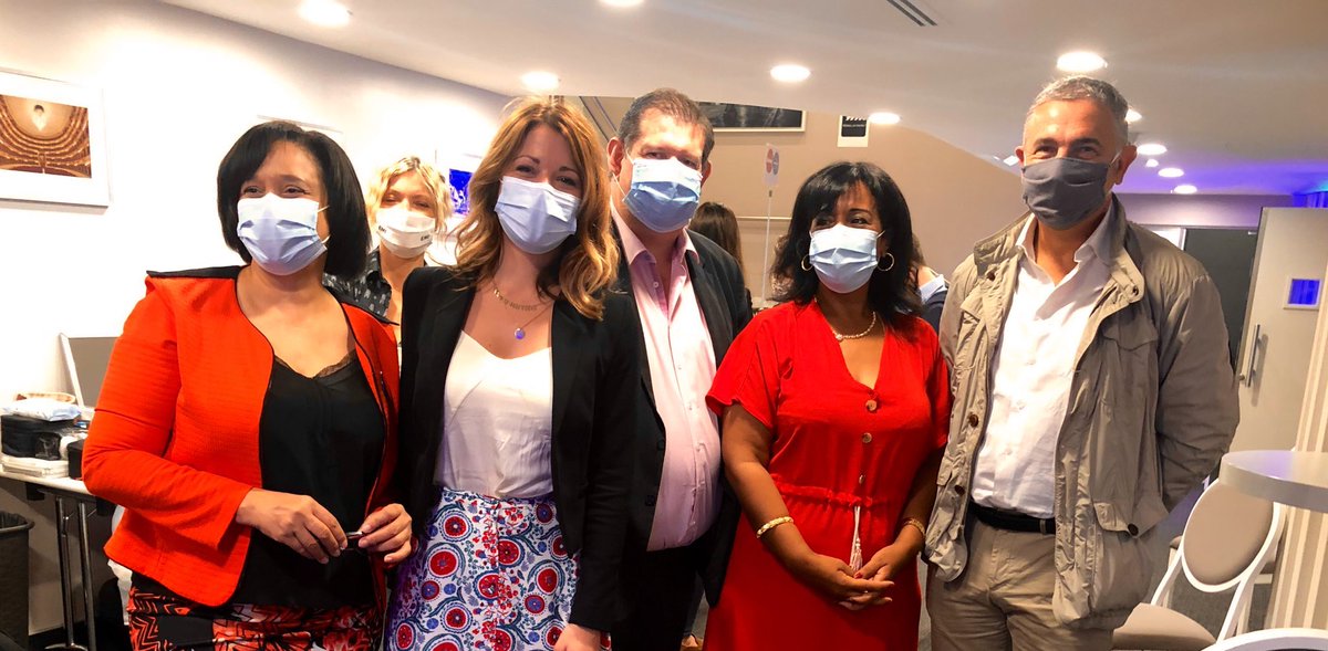 Belle participation et représentation des marcheuses et marcheurs des #HautsdeSeine à l’occasion de la #RentreeLaREM2020 💪💪

De nombreux intervenants se sont succédés aujourd’hui tout au long de cette journée politique @enmarchefr 🚶🏻‍♂️🏃‍♀️#dynamisme #motivation #ConstruireEnsemble