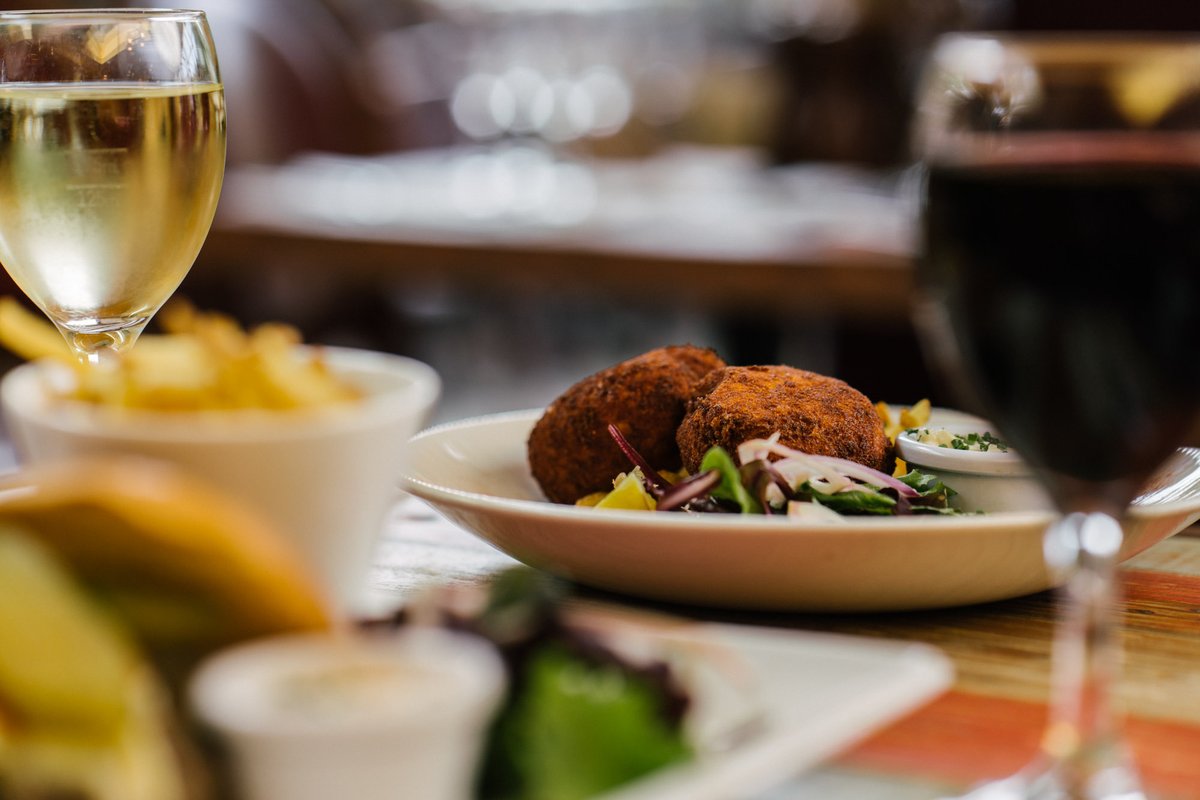 Rustiqueyork's tweet image. Sundays are a day of relaxation, rest and recuperation - why not join us and file todays cooking away as 'Taken Care Of' 😇
.
#Rustique #EatYork #York #FrenchRestaurant #YorkFood
#SupportLocal #Independent