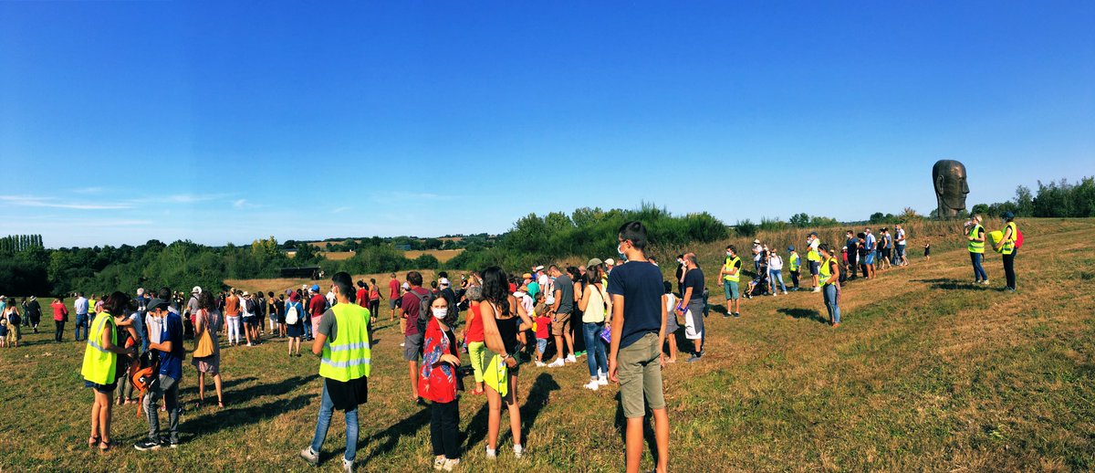 Et la vie reprend ! Grand succès hier à l’espace #louisderbre pour #aufoindelalune. Balade, spectacles, concerts. Le public était au rdv dans le plus grand respect des règles en vigueur. On ne lâche rien ! #mayenne #concert
