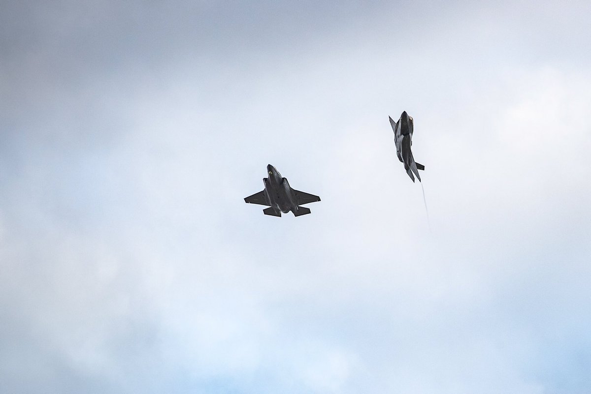 On Thursday  @RoyalAirForce photogs captured participants of Ex Point Blank, a large scale exercise designed by the RAF &  @usairforce‘s  @48FighterWing.This iteration included  @USMC  @LockheedMartin F-35B’s that flew into  @RAF_Marham from  @MCASYumaAZ, along with  @OC617Sqn F-35B’s