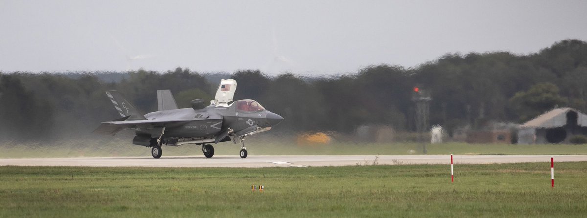 On Thursday  @RoyalAirForce photogs captured participants of Ex Point Blank, a large scale exercise designed by the RAF &  @usairforce‘s  @48FighterWing.This iteration included  @USMC  @LockheedMartin F-35B’s that flew into  @RAF_Marham from  @MCASYumaAZ, along with  @OC617Sqn F-35B’s