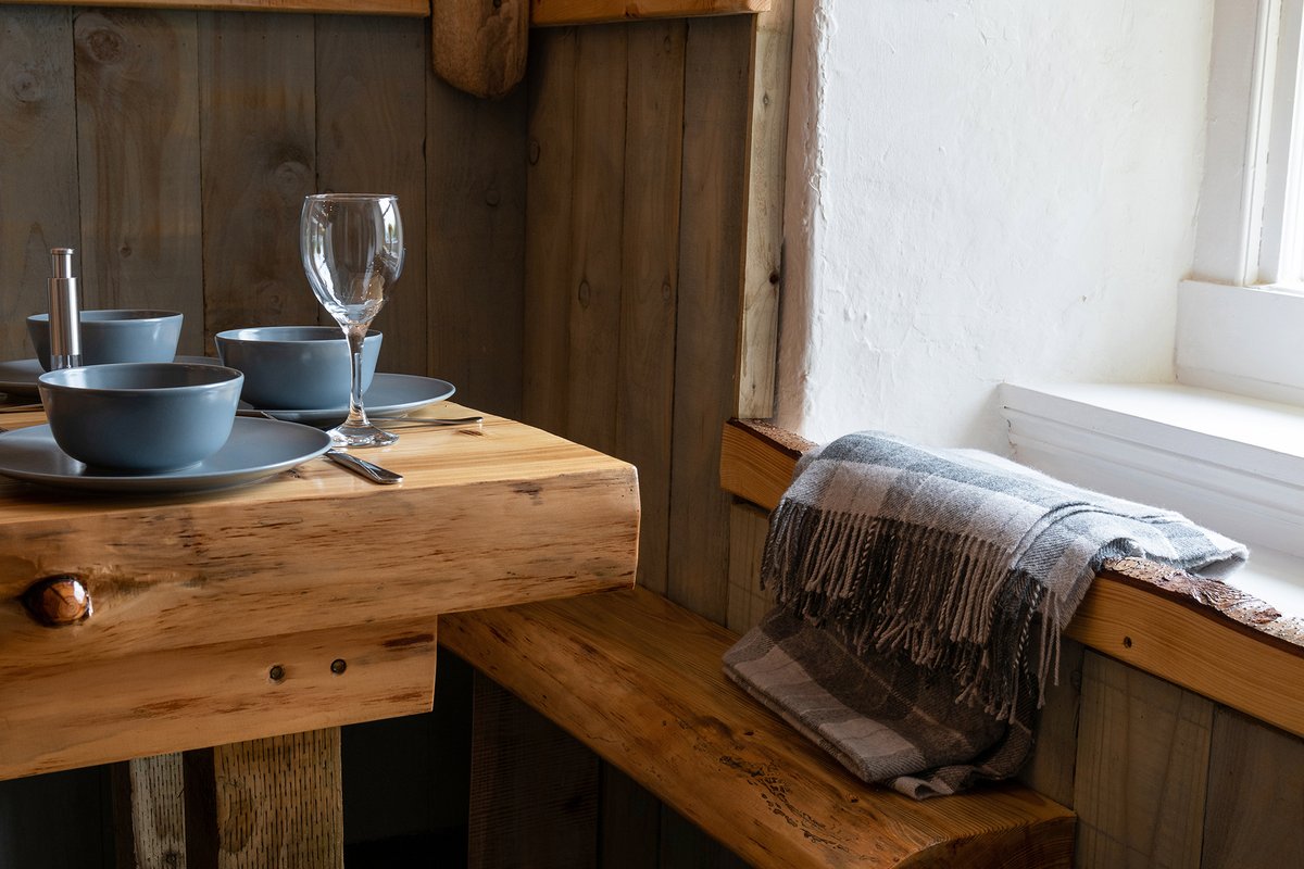 Do you own a Holiday Cottage and are you struggling to fill those empty weeks?

Professional photography will help increase your bookings and prices.

Contact me for a free quote and further info.
l8r.it/IL86