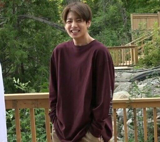Jungkook being cute and tiny - a heartwarming thread