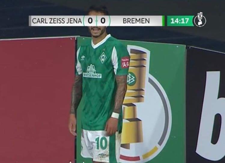 TrollFootball's tweet image. Category: Perfectly timed photos