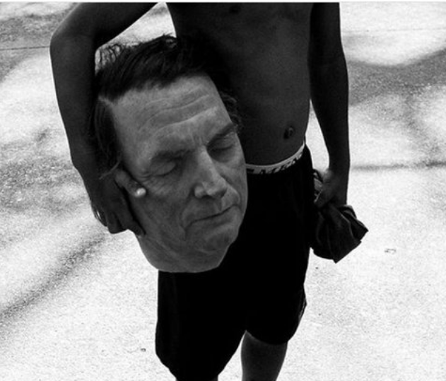 Rconstantino's tweet photo. Nem originais eles são. Mas já sabem: se a cabeça "decapitada" for de Trump ou Bolsonaro, aí não é "discurso de ódio", e sim "arte" e "liberdade de expressão"... https://t.co/gKfyP3Hety