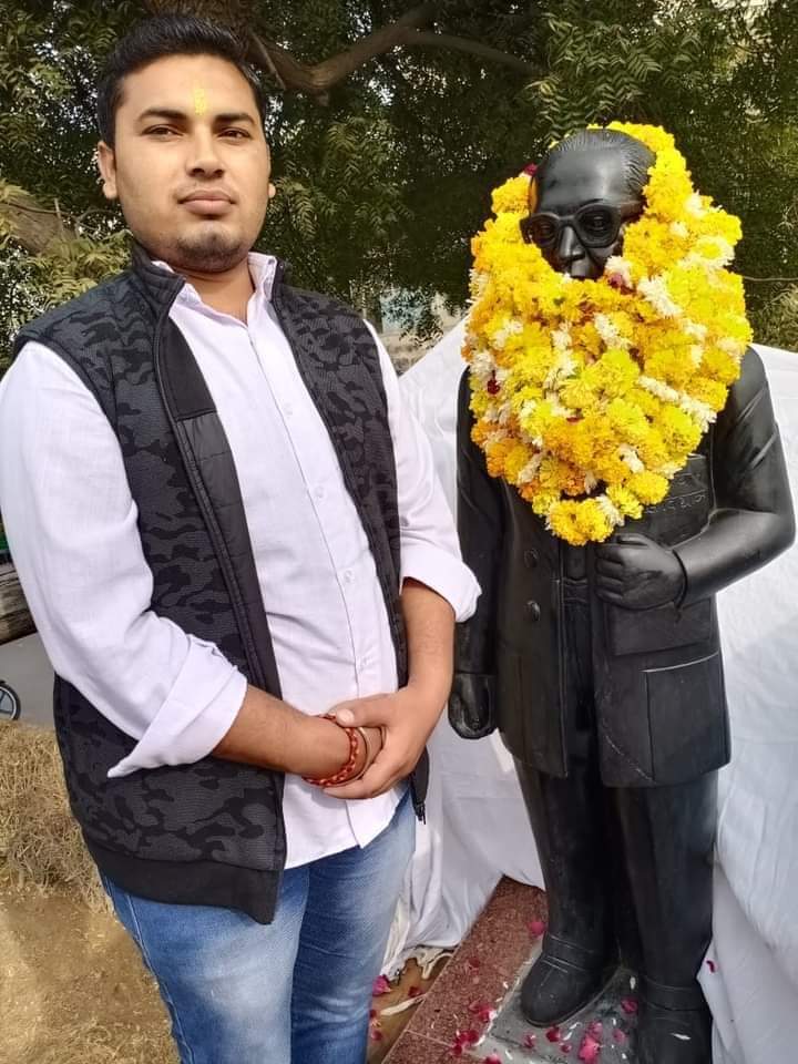 PATELdevraj01's tweet photo. #बड़े_भाईसाहब_विजय_जी_चौधरी को अखिल भारतीय विद्यार्थी परिषद के #विभाग_संयोजक_सांगानेर_विभाग बनाये जाने पर प्रदेश नेतृत्व का हार्दिक आभार।
आप ऐसे ही प्रगति पथ पर आगे बढ़ते रहें।
#ABVP_TONK
#ABVP_Jaipur_Prant
#ABVP_DYNAMITE https://t.co/PaPxOXazp6