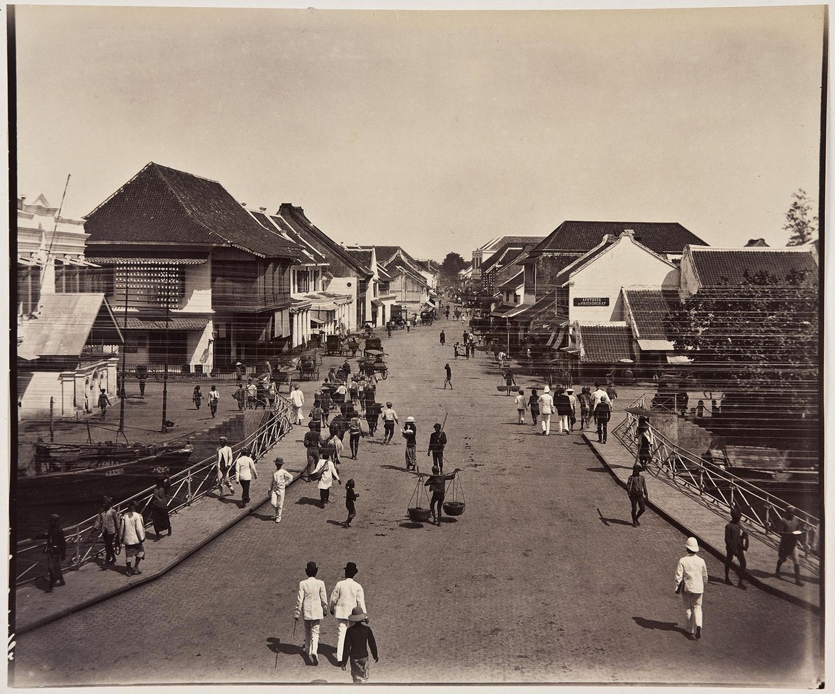 SejarahRI's tweet photo. Kawasan Jembatan Merah, Surabaya, antara tahun 1894-1899. https://t.co/qRPC7H0Wep
