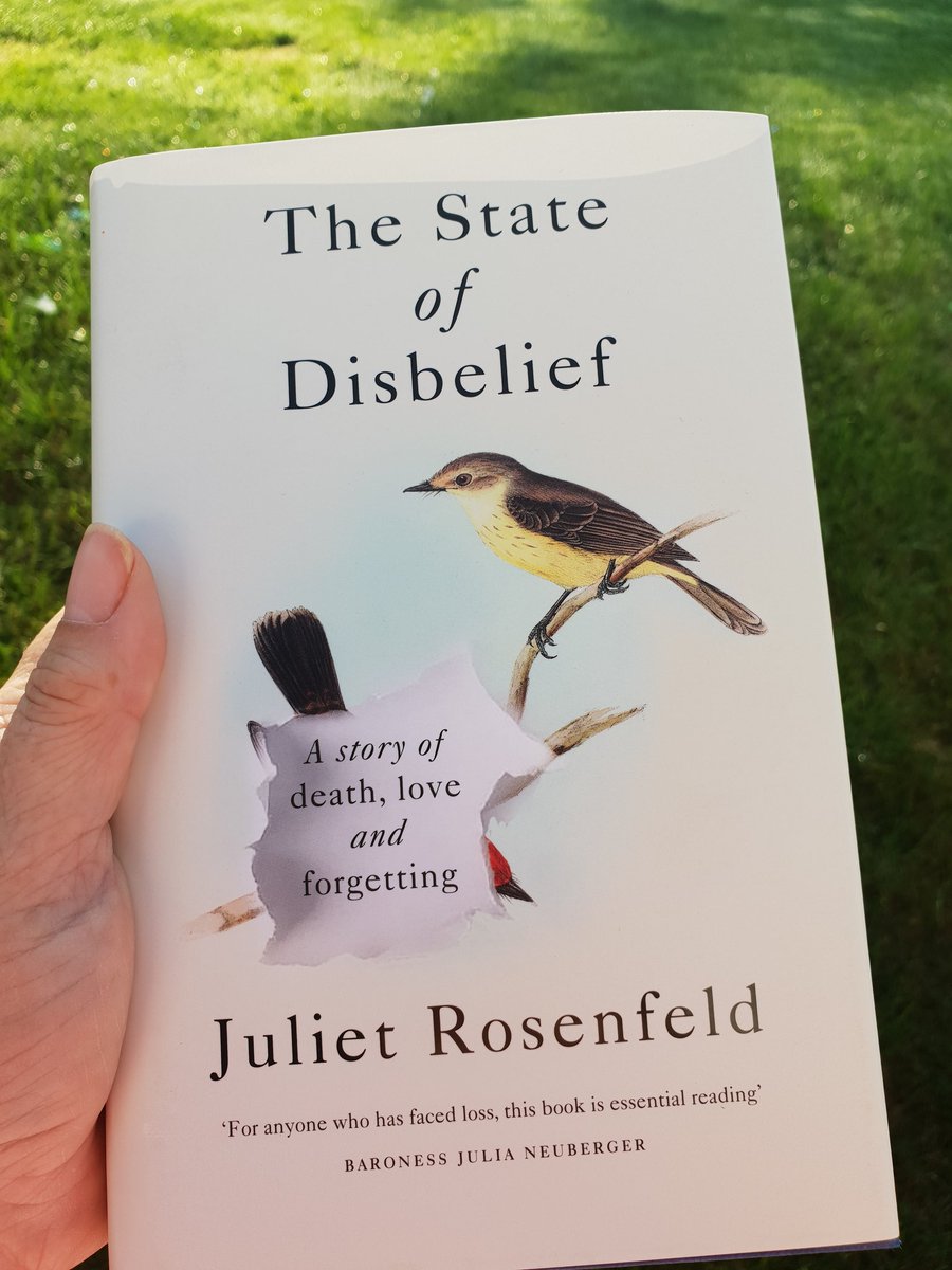 Just finished  @julietrosenfeld book sharing her reflections on grief and mourning following the tragic death of her husband from stage 4 lung cancer. What a generous sharing of intimate loss from personal perspective and retrospectively that of an pyschoanalyst. A thread 1/.