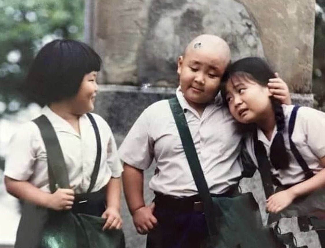 Film cinta bertepuk sebelah tangan yang sangat kugemari pada waktu itu.