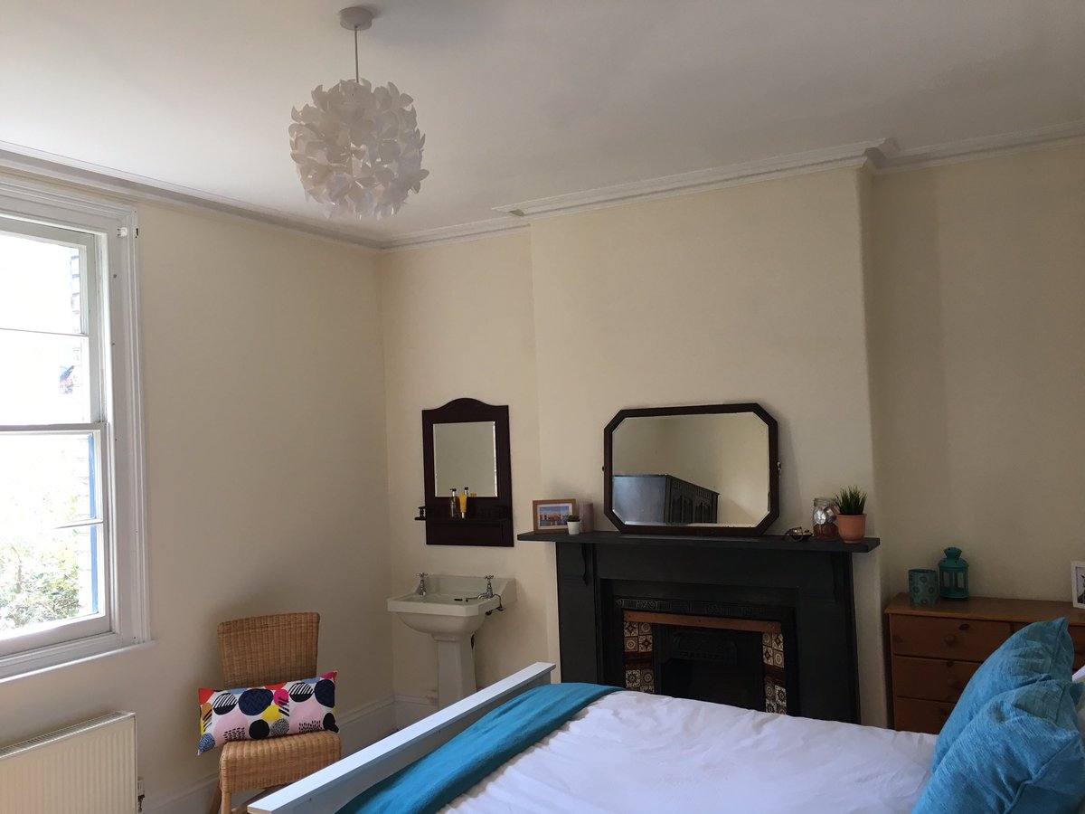 TNH_SW's tweet image. We’ve got 2 fabulous rooms becoming available in our gorgeous Victorian house in #NewtonAbbot. Check out our advert on SpareRoom spareroom.co.uk/14029693
